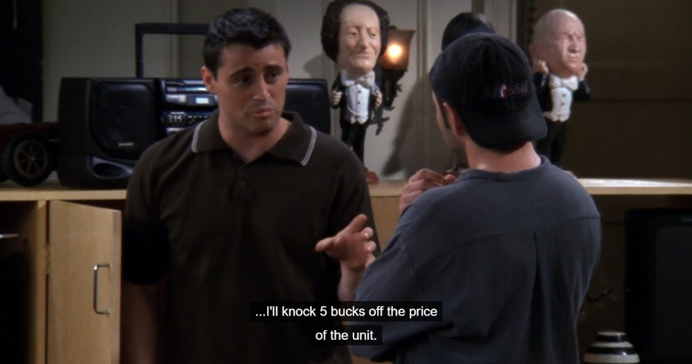 Сцена из второй серии четвертого сезона «Друзей». Джоуи пытается продать шкаф