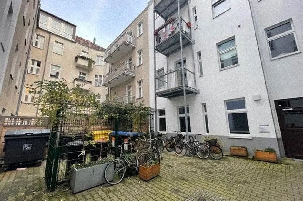 Небольшой дворик, где можно оставить велосипед. Источник: immobilienscout24.de