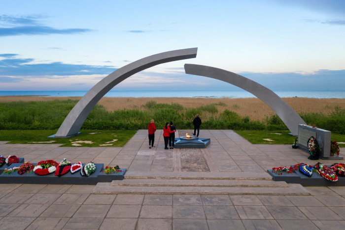 Мемориал «Разорванное кольцо». Фото: Kirill Skorobogatko / Shutterstock