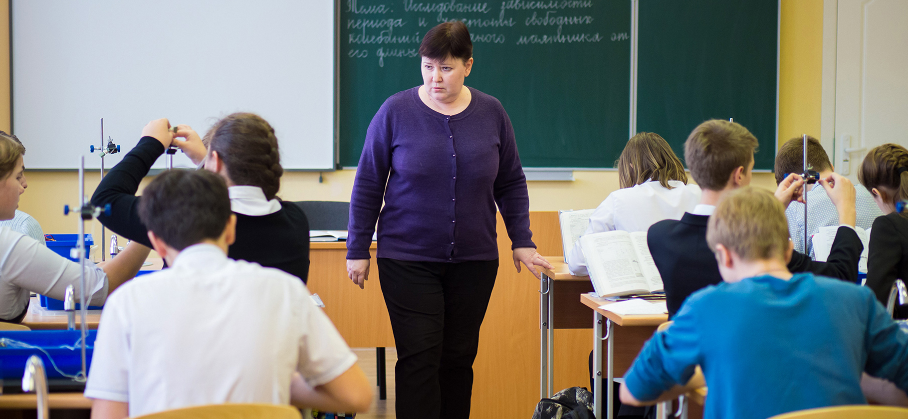 Т⁠-⁠Банк открыл прием заявок на гранты для учителей: побе­дители получат 200 000 ₽