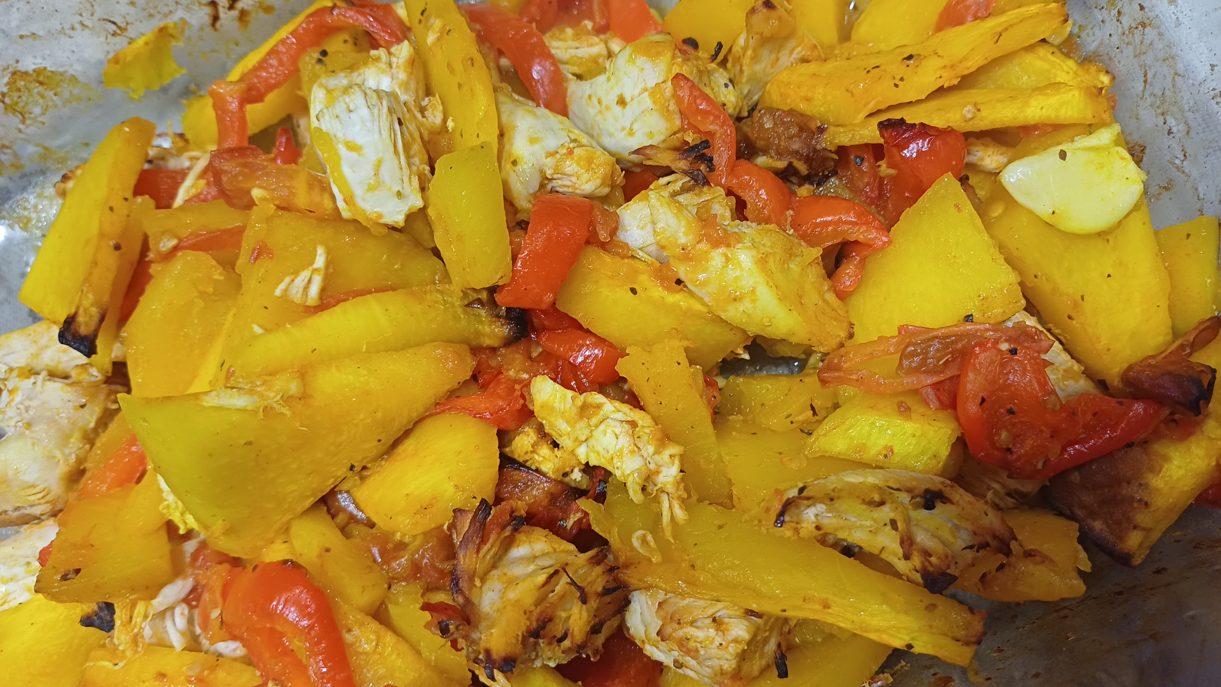 Мой рецепт: тыква с овощами и курицей в духовке