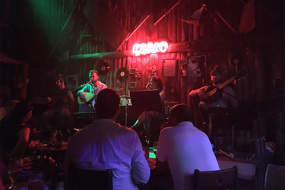 Çello Tirku Bar Alanya — место для знакомства с турецкой музыкой