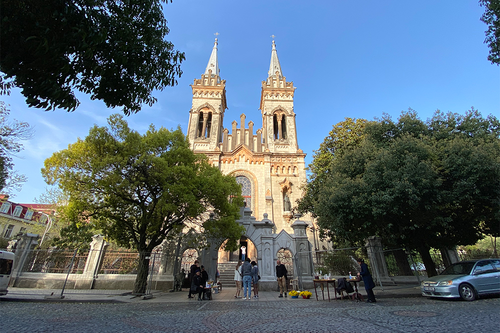 100 лет назад кафедральный собор был католическим, а сейчас это главная православная церковь города