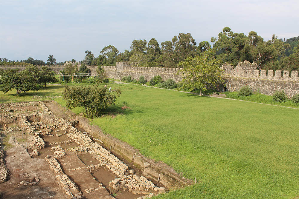 Раскопки на территории крепости Гонио ведутся до сих пор