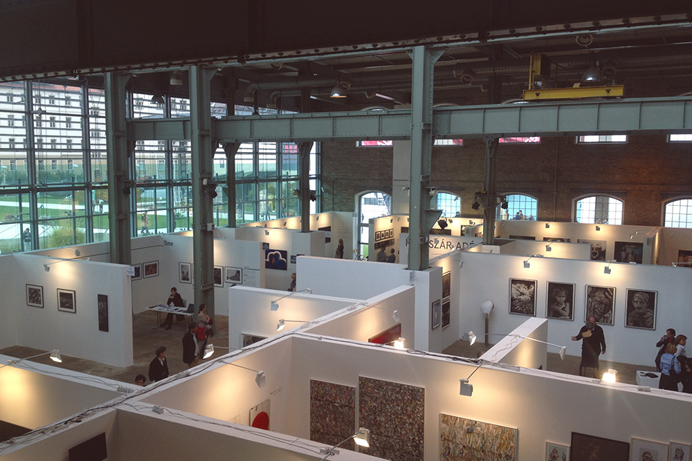 Art Market проходит в выставочном центре Millenaris