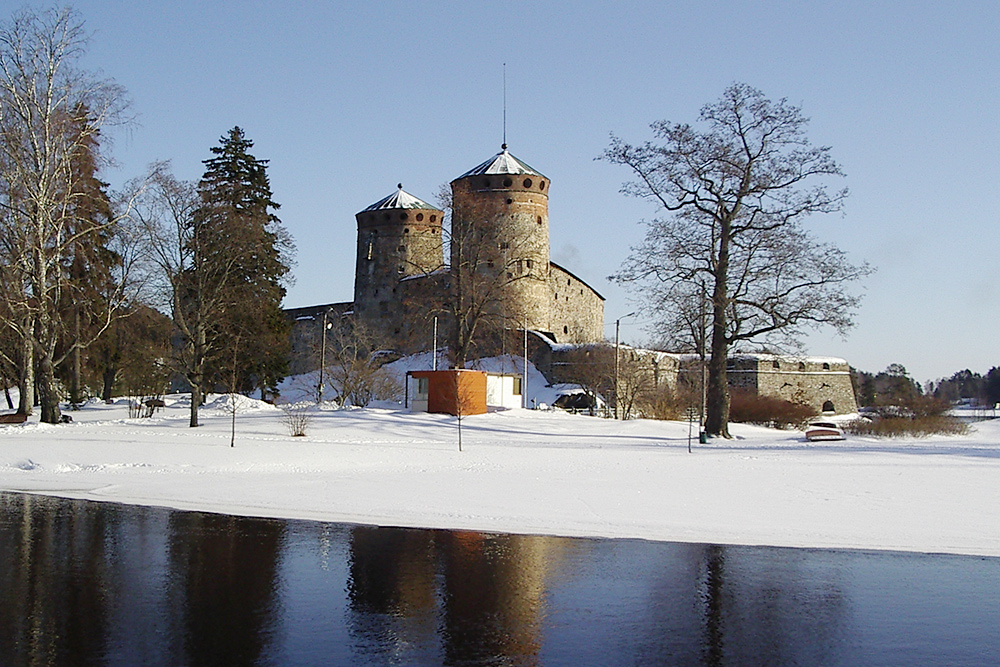 Шведскую крепость 15 века в Савонлинне можно обойти за пару часов. Источник: Andrey Korchagin / Flickr