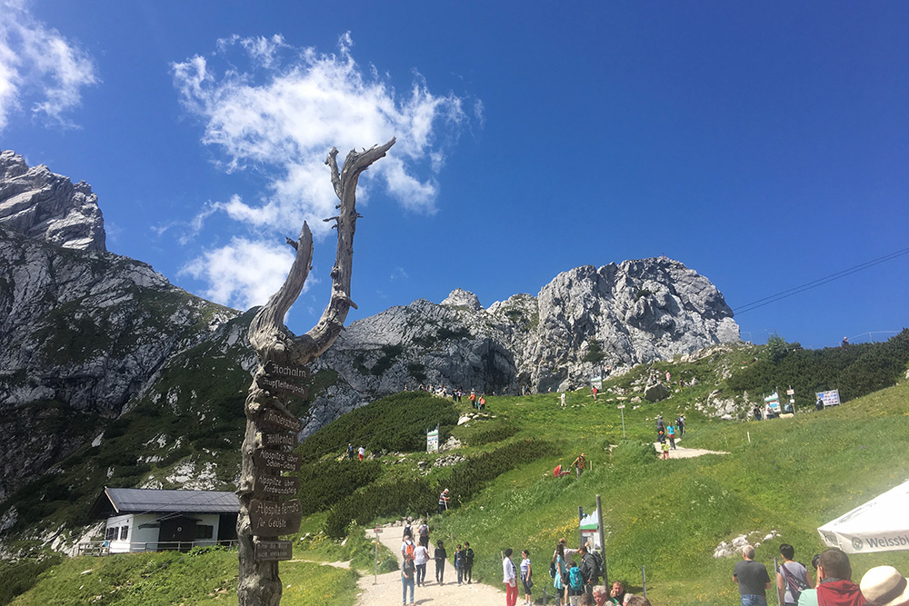 В Баварии много горных маршрутов даже для неподготовленных туристов без специального снаряжения. Везде висят указатели, стоят лавочки, есть рестораны