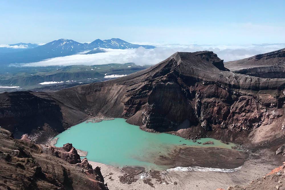 Восточный кратер Горелого вулкана — Голубое озеро