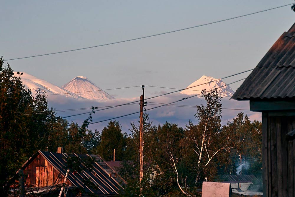 Вид на вулкан Камень и Ключевскую сопку. Фото: Эрнест Леонидов