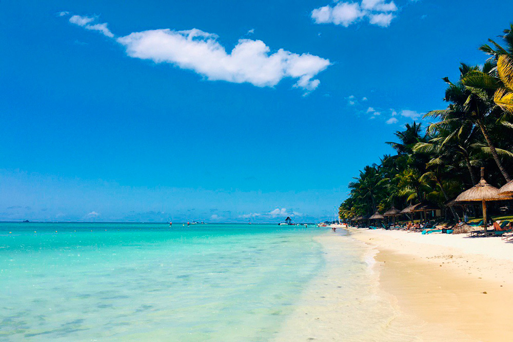 Пляж Тру-о-Биш считается одним из лучших на Маврикии, но мне больше понравился Мон-Шуази