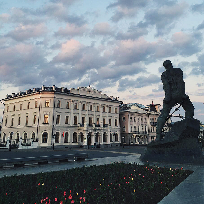Рядом с кремлем расположен Национальный музей Республики Татарстан