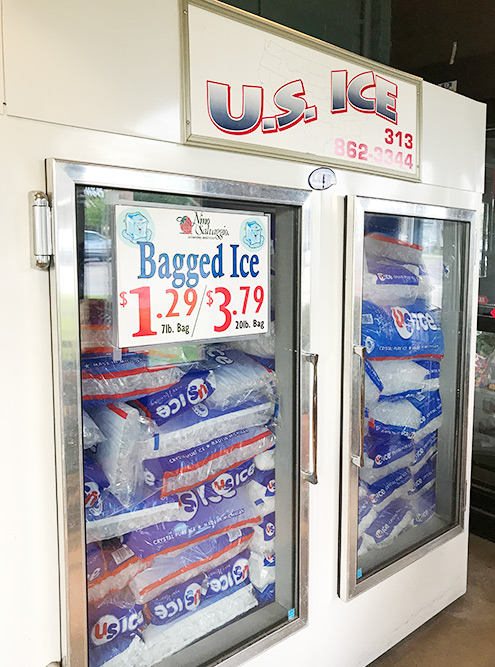 3 килограмма льда стоят 1,29 $ (83 ₽)