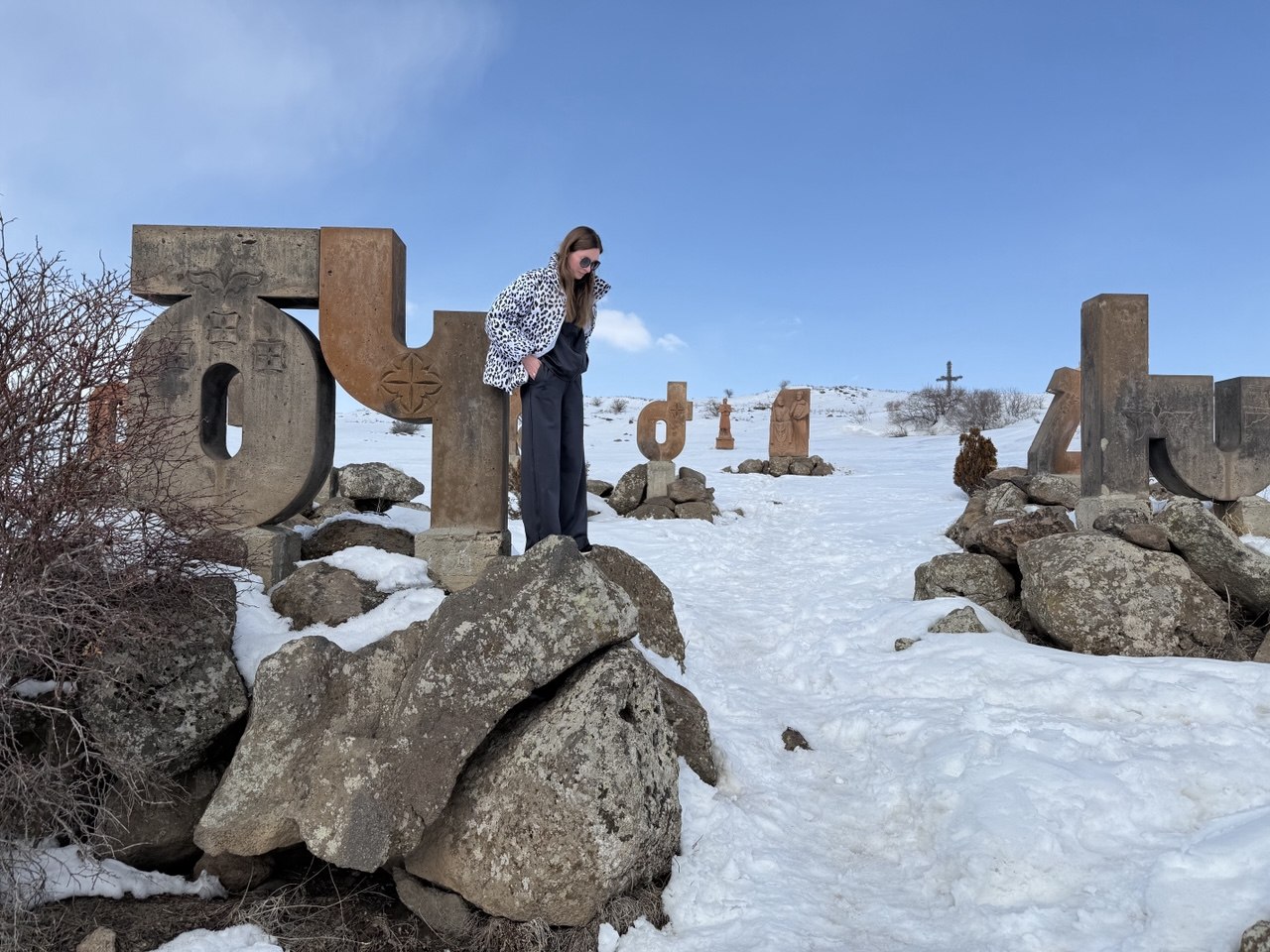 Памятник армянскому алфавиту. Я искала букву «К», надеюсь, что не ошиблась. Фото Ксении Даниловой
