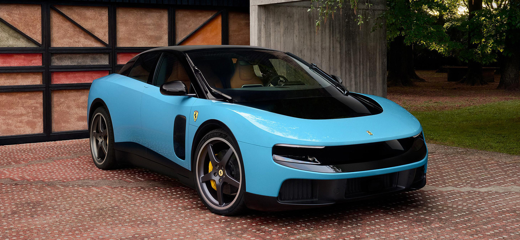 Ferrari представила свой первый электромобиль Luce — с дизайном от Джони Айва