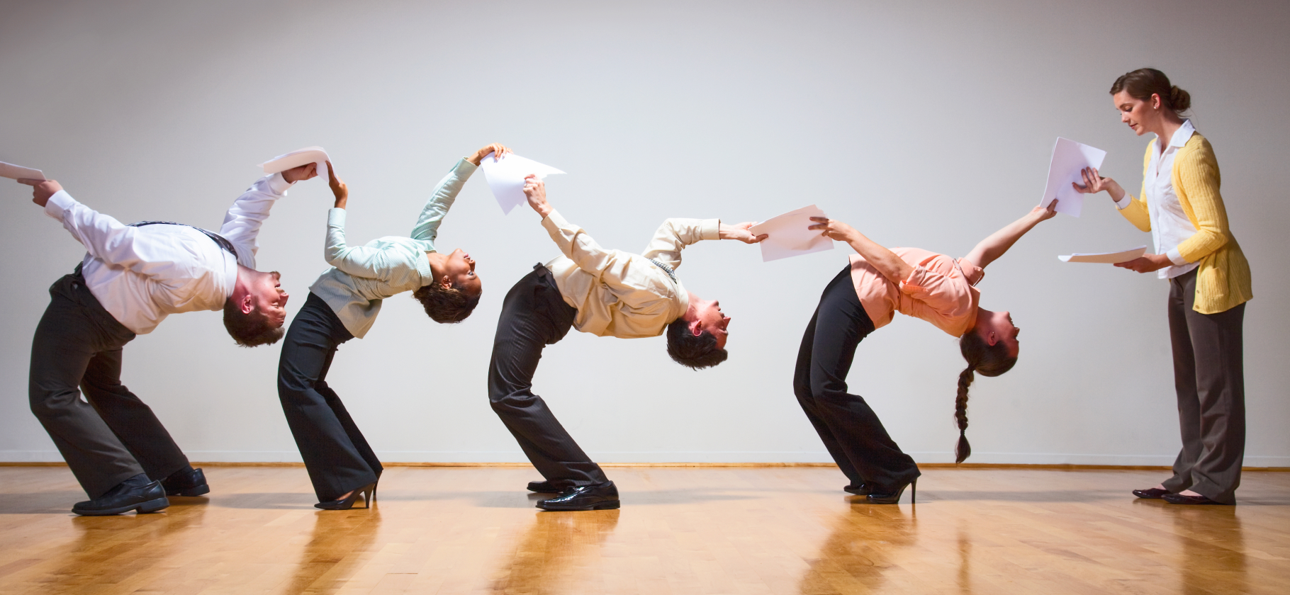 «Отправляла по 400⁠—⁠600​ откликов»: истории людей, которые искали работу после сокращения