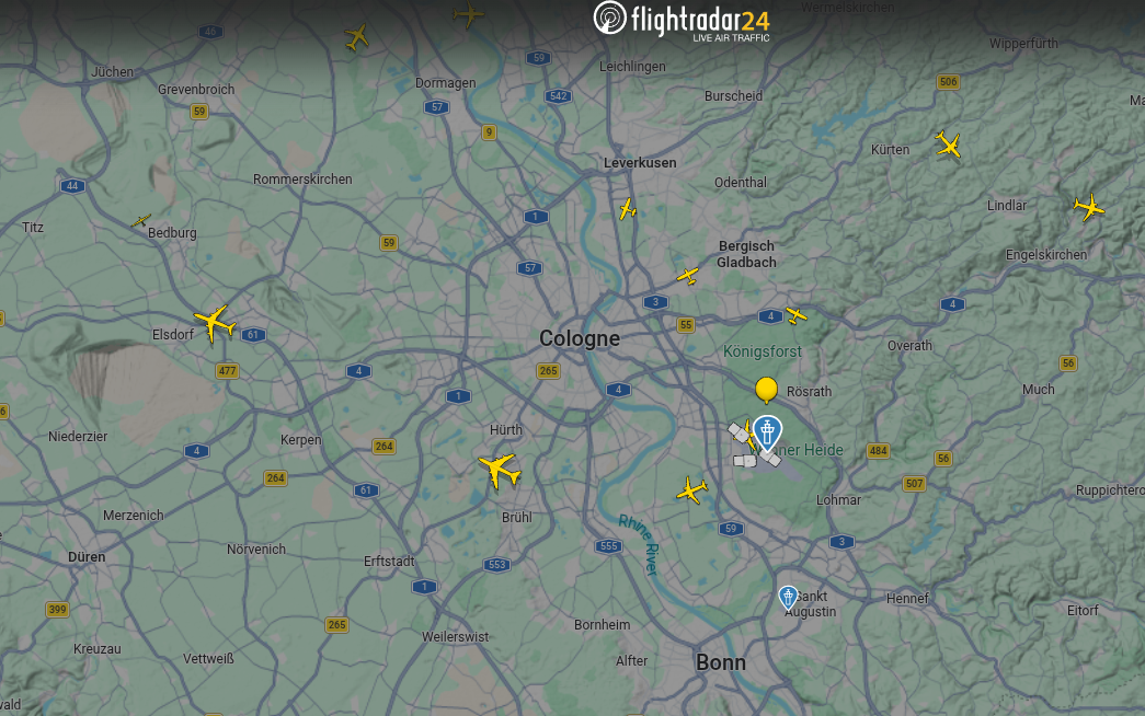 flightradar24.com