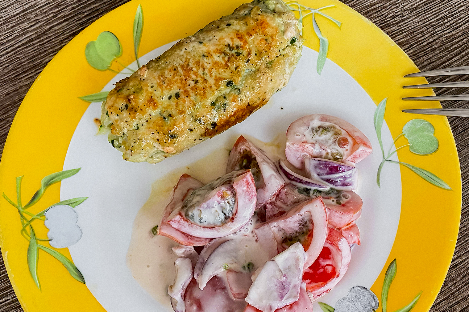 Люля-кебаб из курицы с овощным салатом