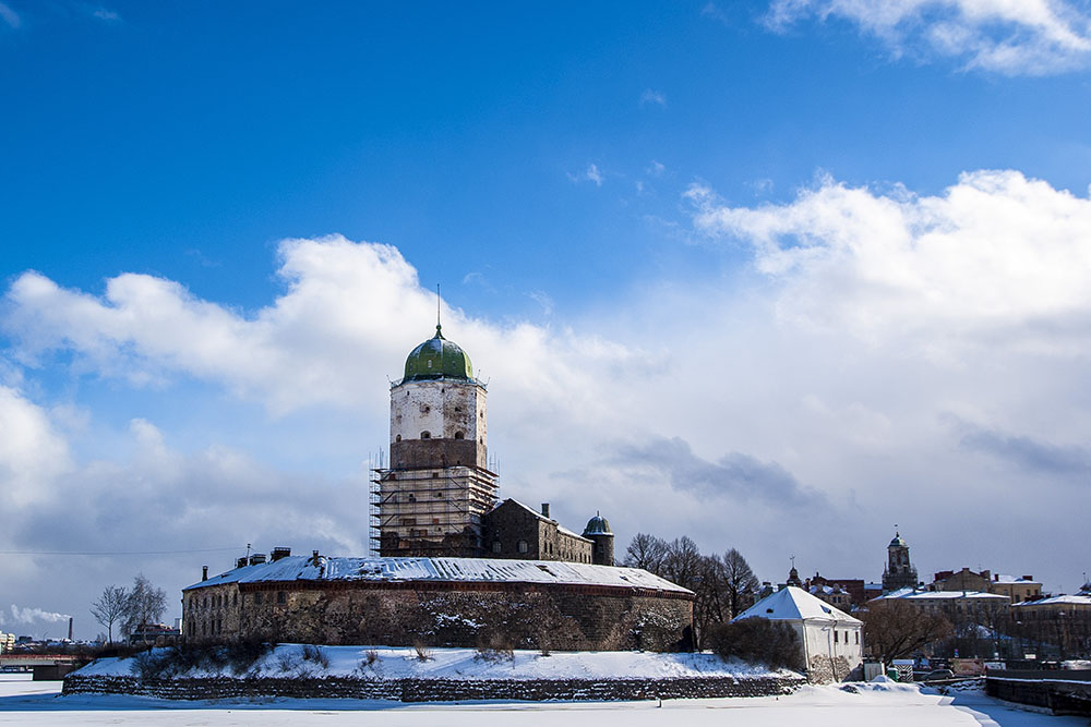 Без учета построек в Калининградской области Выборгский — единственный средневековый замок на территории России