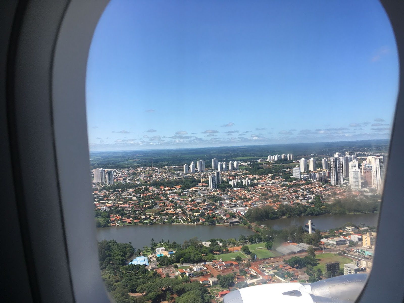Вид из окна самолёта на Лондрину