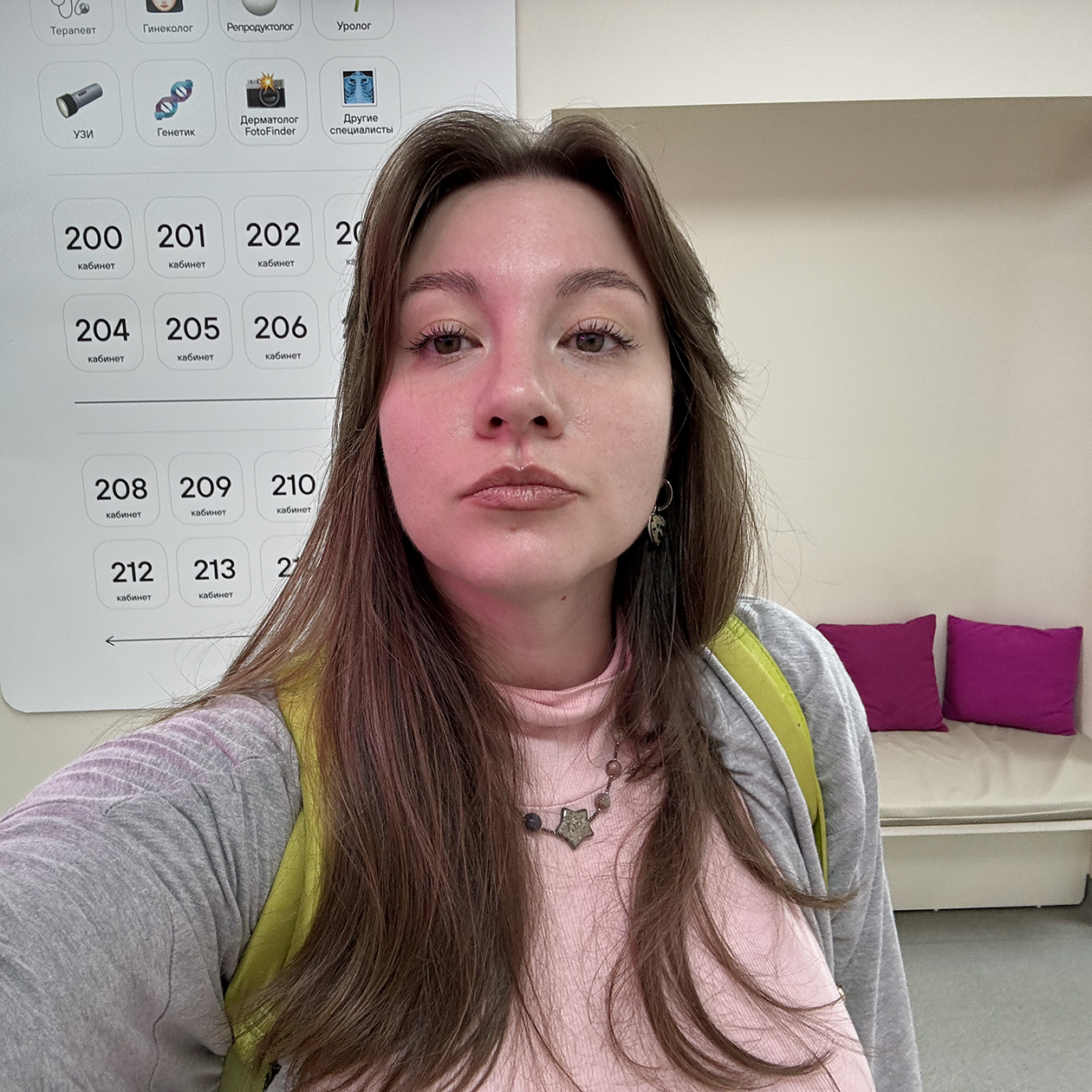 В рюкзаке уже традиционно несу новую порцию препаратов на следующие несколько дней