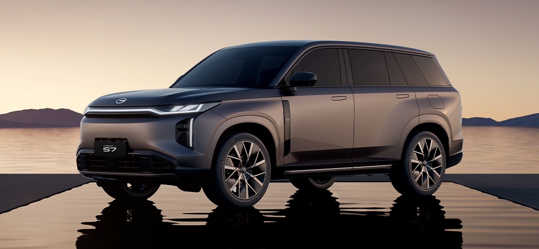 GAC объявил о старте продаж гибридного кроссовера S7 — от 5,7 млн рублей