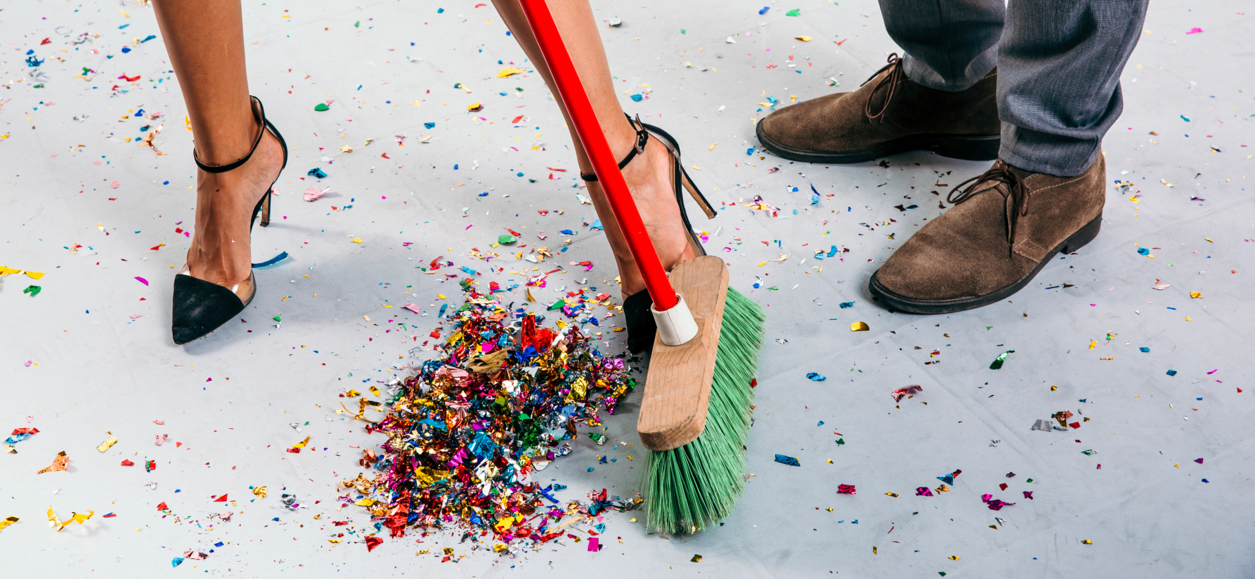 Наводите порядок перед Новым годом? Расскажите, как это обычно происходит