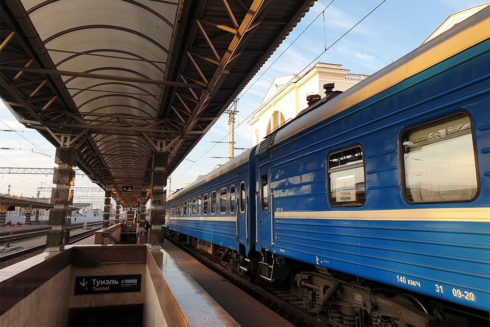 В белорусских поездах новые вагоны, где есть розетки и фонарики для чтения. Жаль, что вайфай не работает