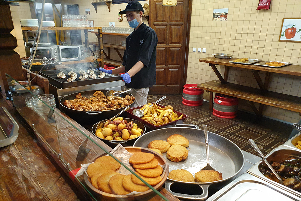 В ресторане «Бацькi» готовят блюда белорусской и европейской кухни