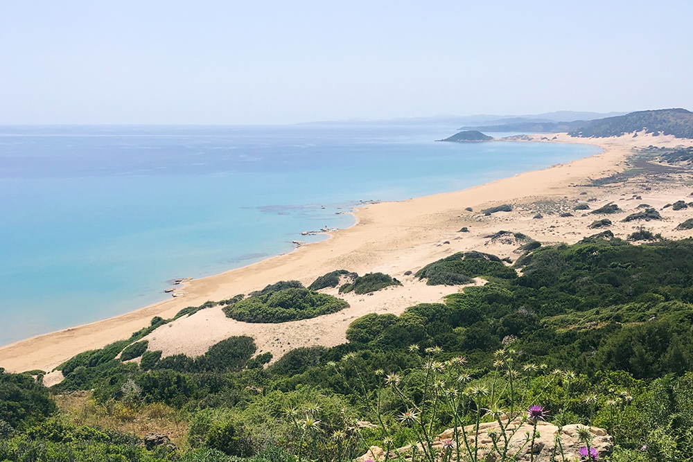В конце апреля 2019 года на шестикилометровом Золотом пляже на Северном Кипре мы были практически одни