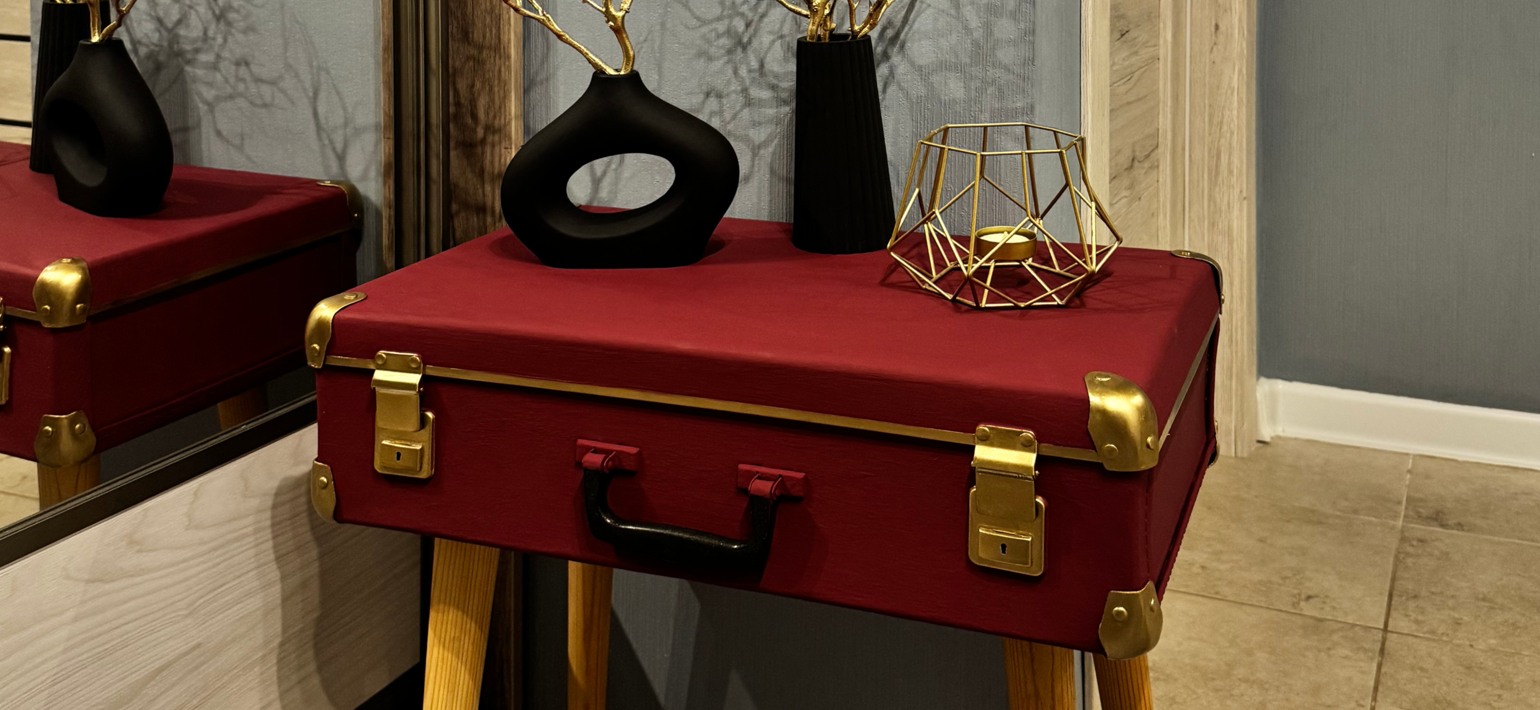 Ручная работа: столик из старого советского чемодана