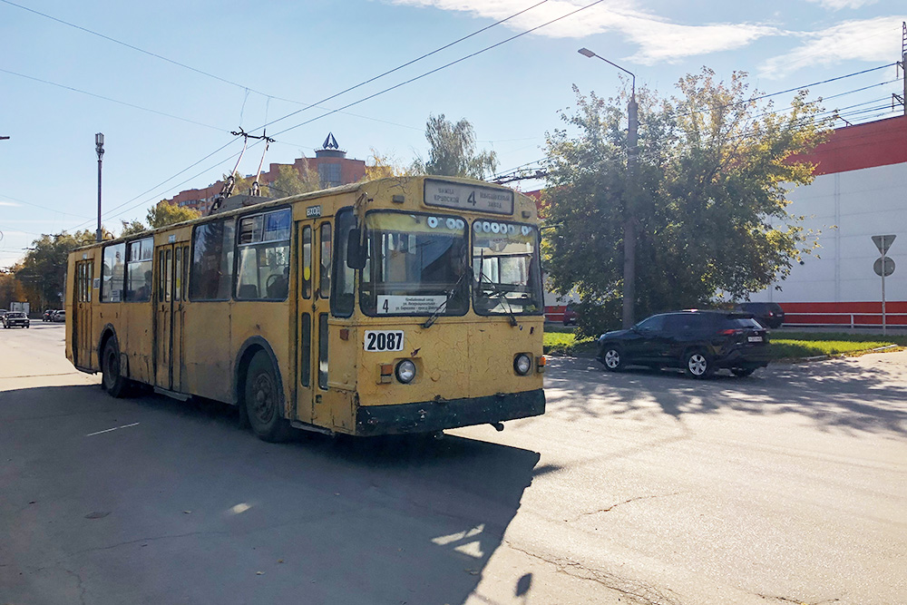 Троллейбус, который ходит по улицам города еще с советских времен