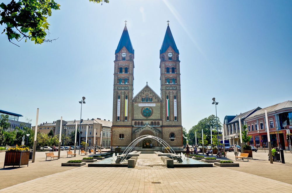 Католический собор в центре Ньиредьхазы. Сюда часто приезжают туристы из Польши, Сербии, Украины и Румынии