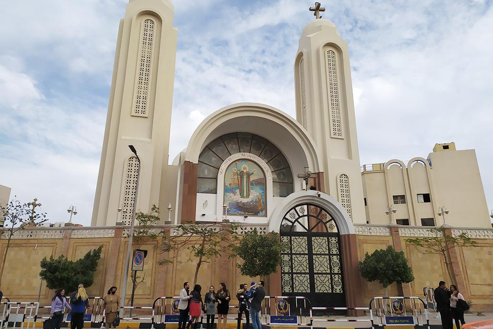 Церковь Святого Шенуды органично вписана в арабский квартал