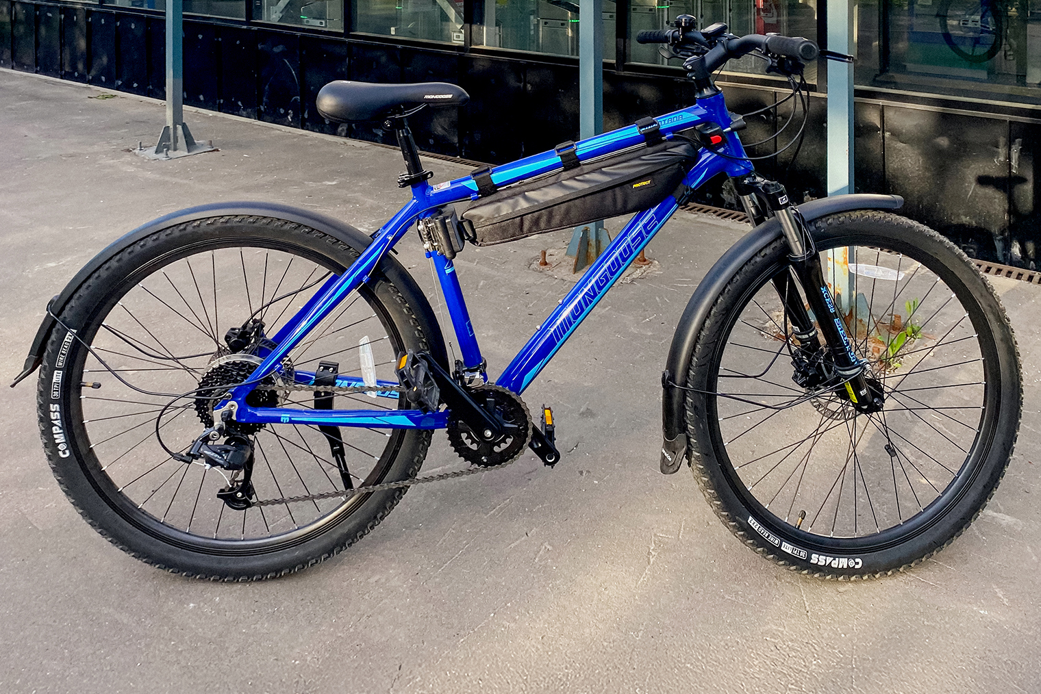 Mongoose Montana Comp после покупки: без мотора и багажника. Он еще не знает, что его ждет