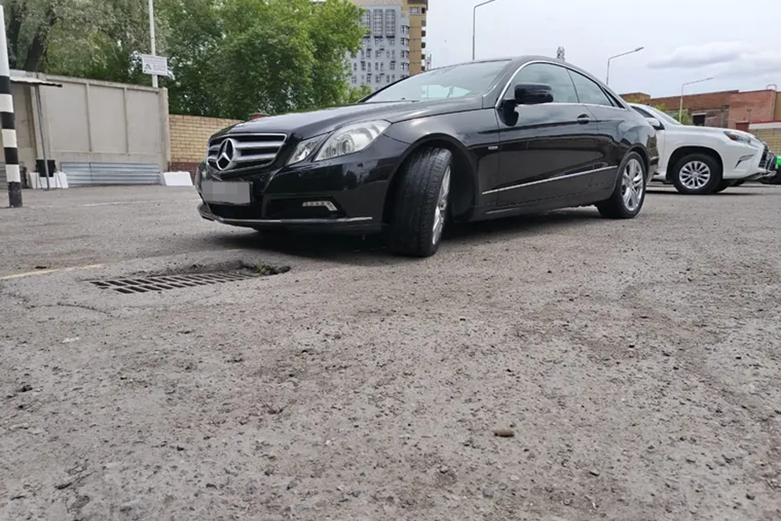 Я езжу на Mercedes 2010 года и потратил на содержание за 3 года среднюю зарплату вахтовика за месяц