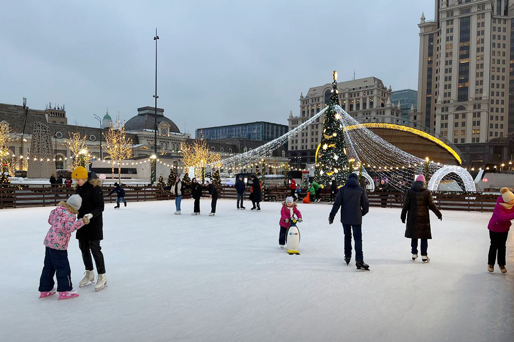 Где кататься на коньках в Москве: 9 катков столицы