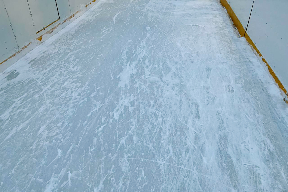 Качество льда в коридоре между двумя площадками мне не понравилось уже в начале сеанса