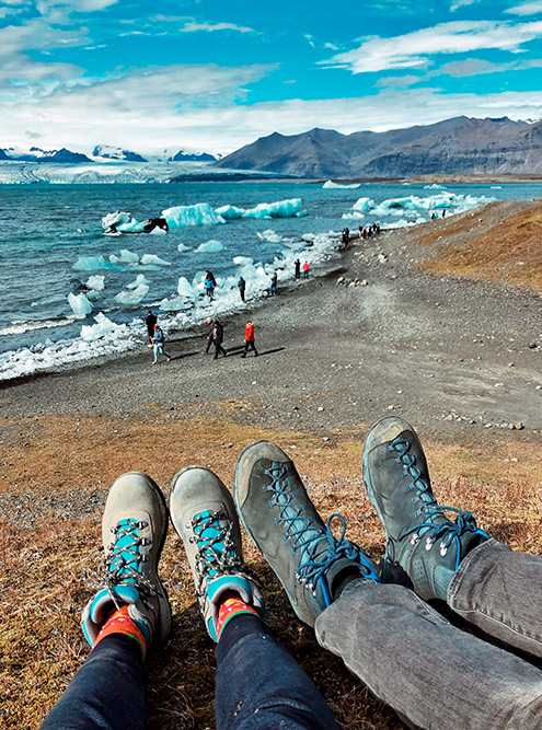 Без трекинговых ботинок в Исландии вы рискуете поскользнуться, упасть или подвернуть лодыжку