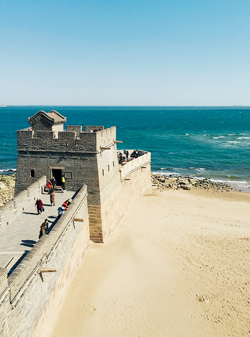 Так заканчивается Великая Китайская стена — у моря