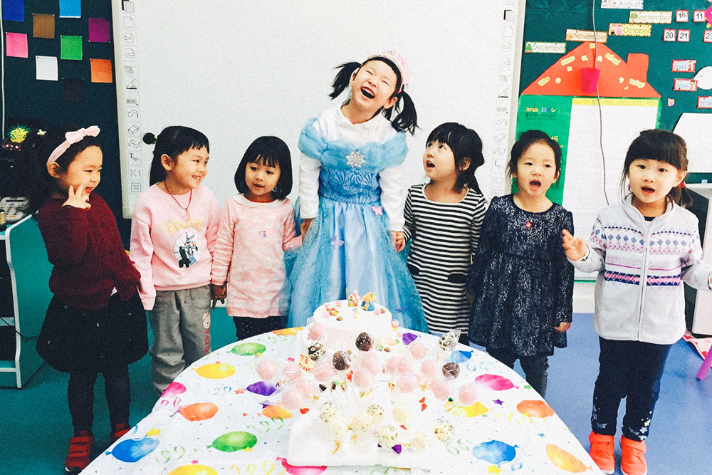Первый вопрос, который мне задавали о китайцах: различаю ли я лица детей в детском саду. На мой взгляд, дети все не похожи, а когда проводишь с ними каждый день — становятся милыми и любимыми