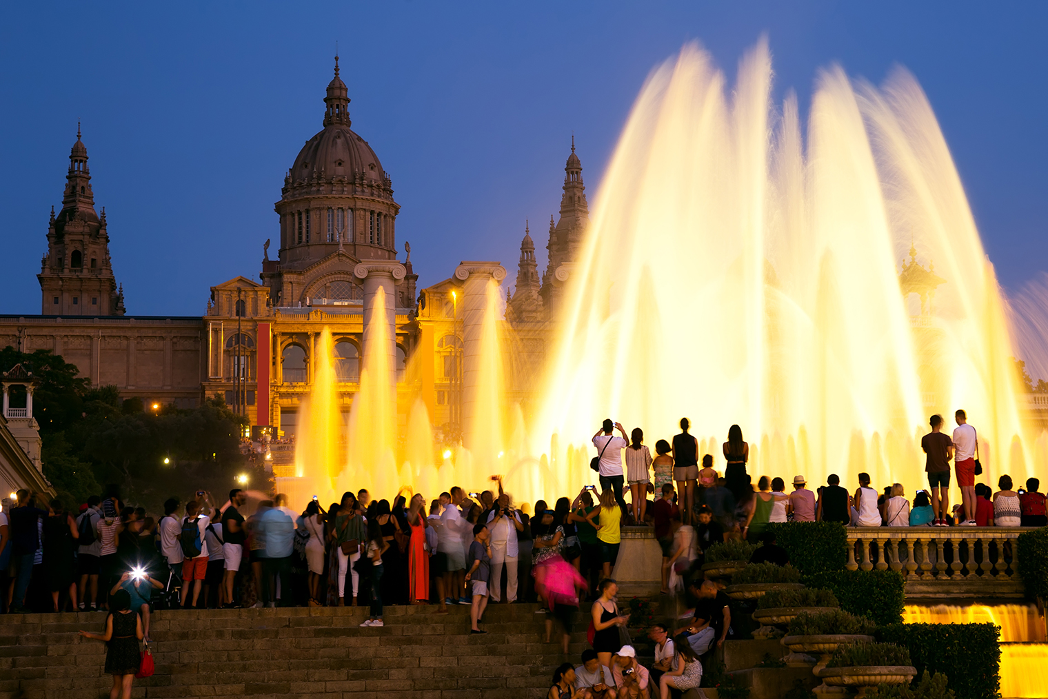 Так фонтаны могут выглядеть летом. Фотография: BearFotos / Shutterstock
