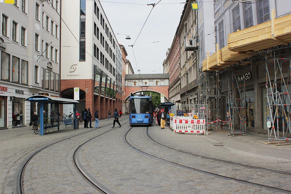 Трамвай в Мюнхене — мой любимый вид транспорта: быстро и комфортно, а остановки чаще, чем в метро