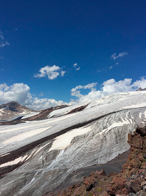 Ледники Эльбруса летом