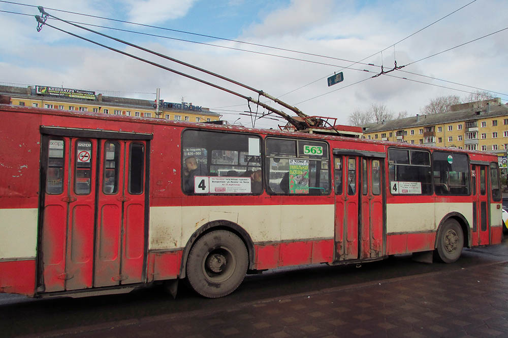 Троллейбусы в Кирове старые, и автобусы такие же