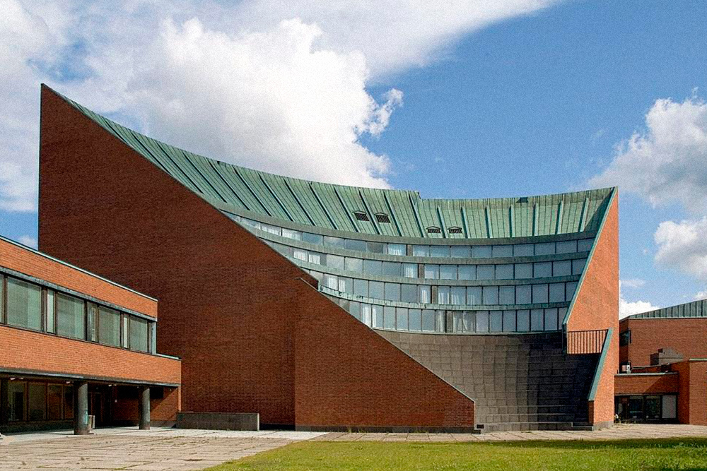 Helsinki University of Technology, по-фински «Хельсиньгин-улиописто» (Helsingin Yliopisto), — самый большой и престижный вуз Финляндии