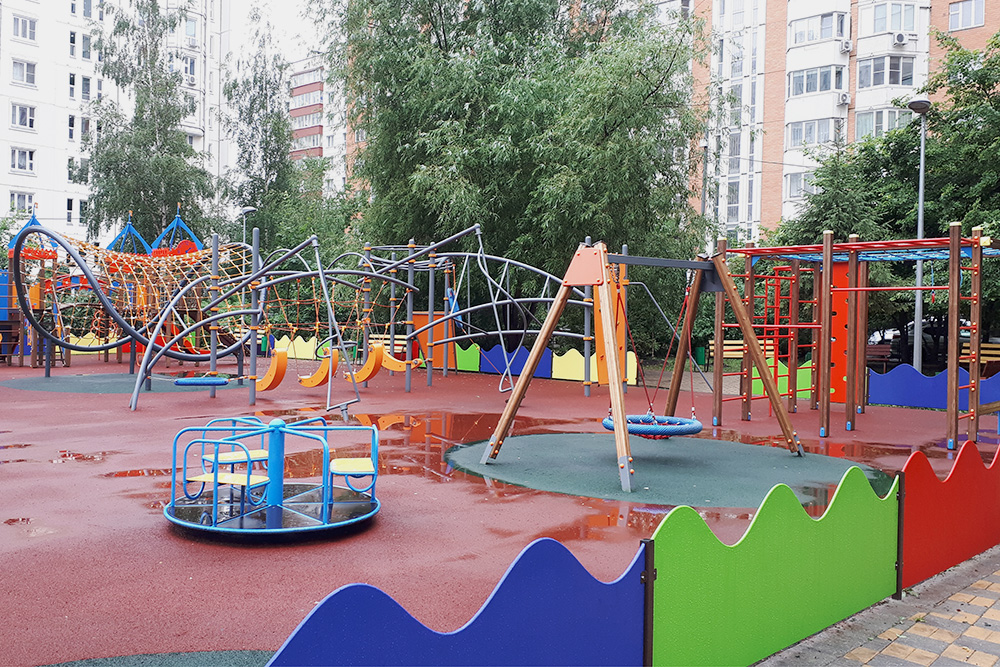 Одна из детских площадок во дворах района Ховрино, на которых Вика любит играть