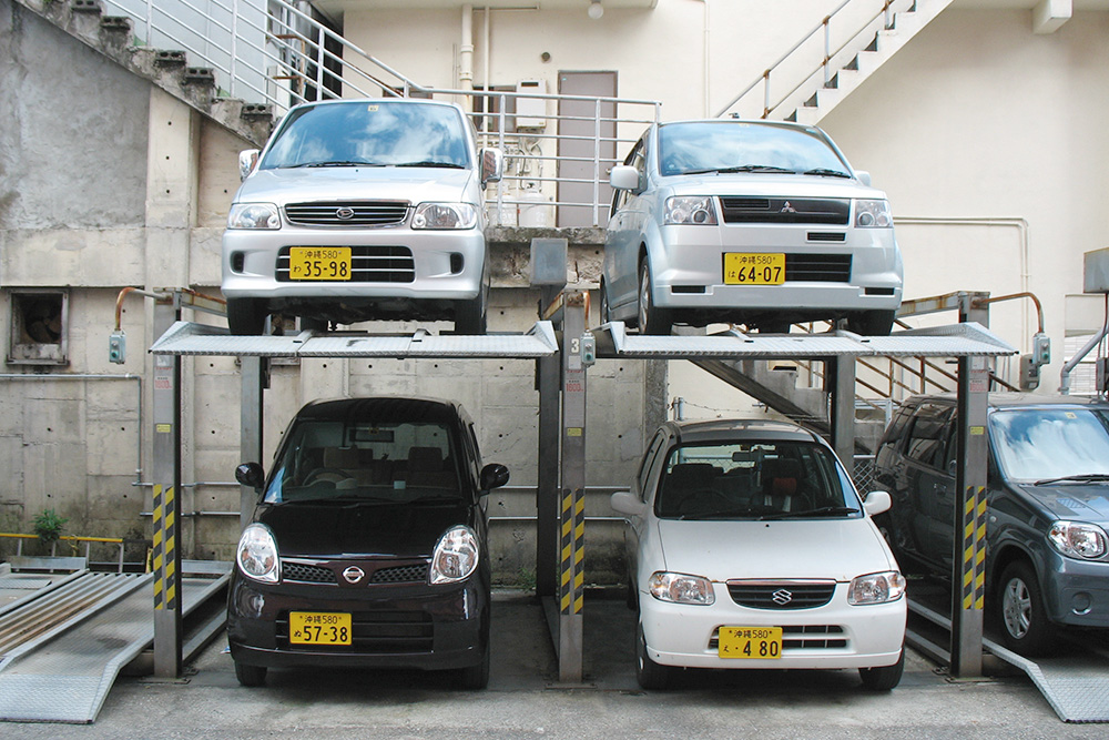 Многие предпочитают малолитражки: на них в Токио парковаться удобнее
