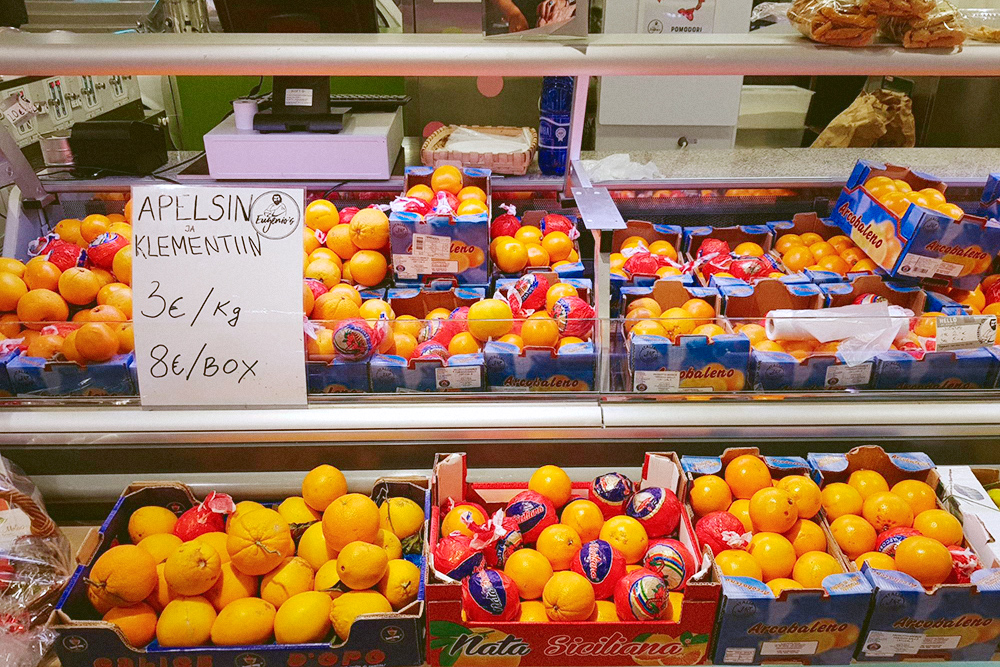 Апельсины в Таллине почти в 3 раза дороже, чем в Питере