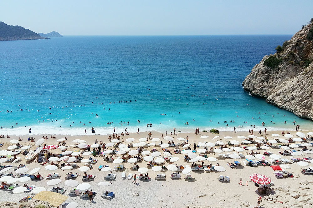 Пляж Капуташ в Каше входит в десятку лучших пляжей Турции