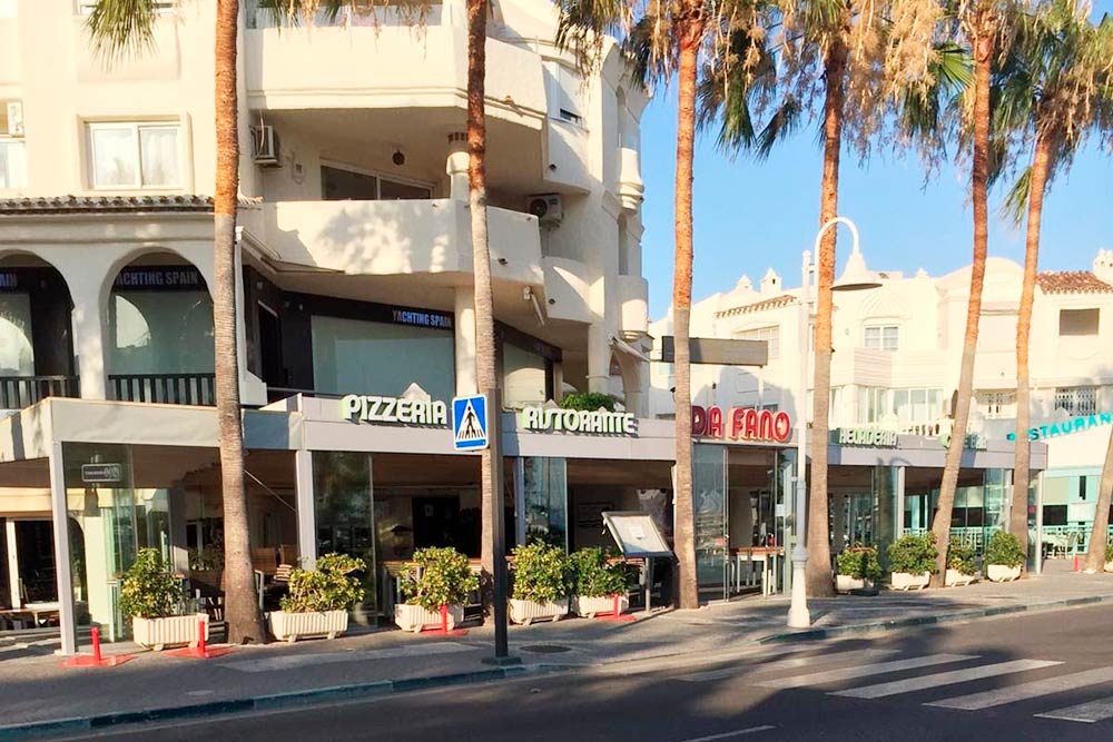 Знаменитая пиццерия в Пуэрто-Марина в Бенальмадене